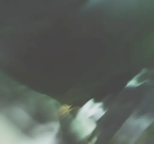 Chakra Corazón – Amor y Compasión Abro mi corazón al amor, me abrazo con ternura, respiro paz, gratitud y conexión sincera.